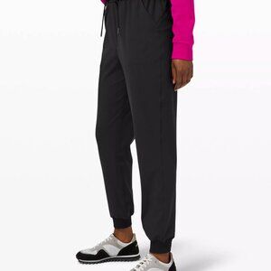 Lululemon jogger, size 4